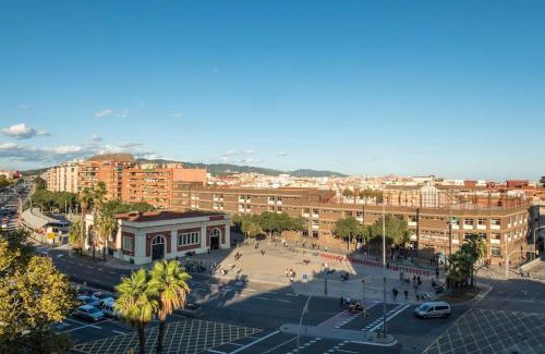 Porta Apartment | Inviting 3-Bedroom Attic in Sant Andreu with Terrace & WiFi