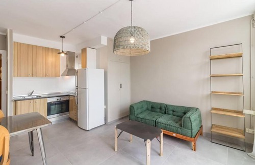 Sant Andreu Apartment | Cozy One-Bedroom Apartment with Terrace in Sant Andreu