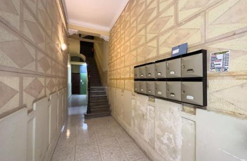 Hostafrancs Apartment | Modern 2 Bedroom Apartment Near Plaza España with Spa
