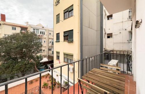 Hostafrancs Apartment | Modern 2 Bedroom Apartment Near Plaza España with Spa