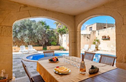 Xaghra Apartment | Bebbuxija Pool Farmhouse Gozo - Happy Rentals