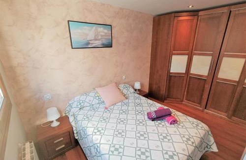 Barakaldo Apartment | Convenient BEC Hotel: Free Parking & Wifi Near Bilbao