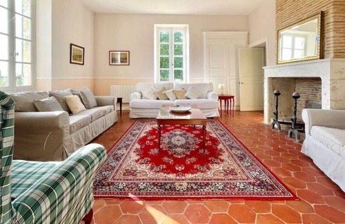 Saint-Jean-de-Duras Villa | Bechade: Idyllic Country Villa with Pool in SW France