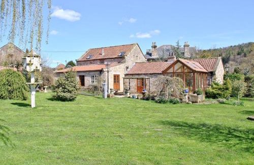 Pickering House | Inviting Beck House Cottages: Pet and Child Friendly Getaway
