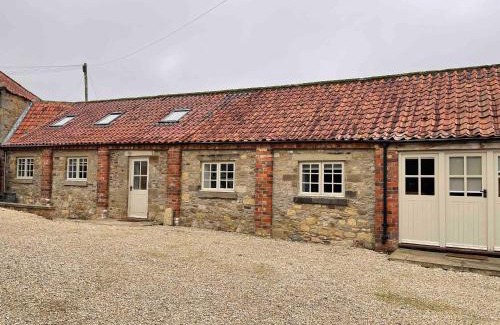 Pickering House | Inviting Beck House Cottages: Pet and Child Friendly Getaway