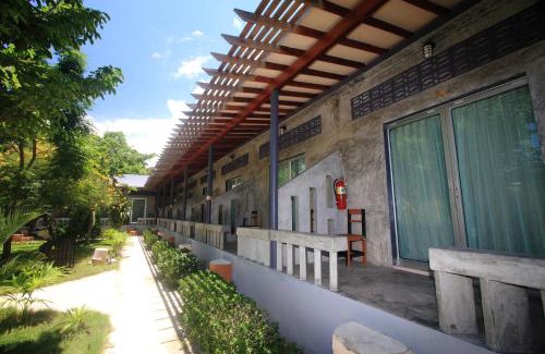 Haad Pleayleam Resort | Beck's Resort: Family-Friendly Paradise with Ocean View