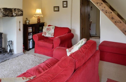 Bellerby House | Beckside: Family-Friendly Retreat with Relaxing Hot Tub