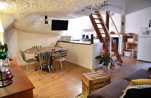 Bourre Apartment | Embrace Unique Troglodyte Living During Your Stay
