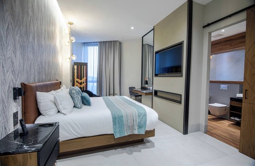 Chapalita Hotel | Guest Rated 8.8: Becquer Hotel Guadalajara with Spa & Dining