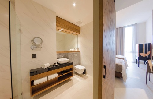 Chapalita Hotel | Guest Rated 8.8: Becquer Hotel Guadalajara with Spa & Dining