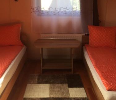 Lazarea House | Family-Friendly Stay at Becze Vanda kulcsosház - 9.4/10 Rated