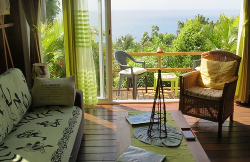 Vieux-Fort Ski Chalet | Relaxing Bed é Roots Zel with Ocean View in Vieux-Fort