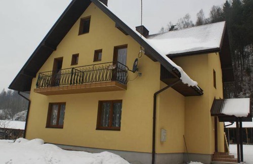 Piwniczna-Zdroj Bed & Breakfast | Cozy Bed and Breakfast for Up to 4 Guests