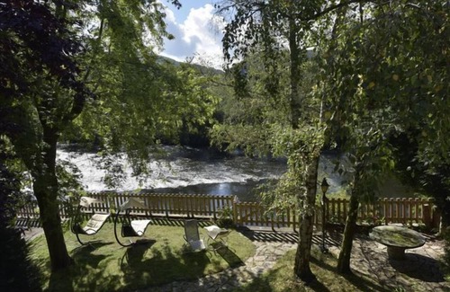 Chateauneuf-les-Bains House | Discover Bed and Breakfast Du Moulin De Lachaux in Auvergne
