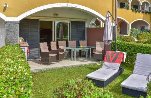 Feriolo Apartment | Relaxing Retreat: Bed, Boat & Beach at Feriolo by the Lake