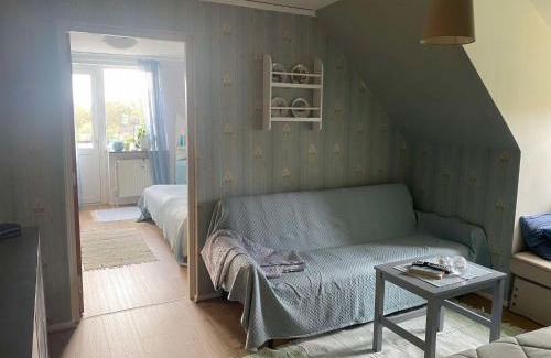 Glemminge House | Cozy Bed and Books at Österlens Gästhärbärge