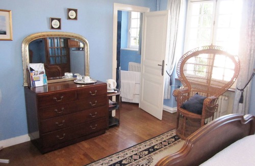 Chateauneuf-la-Foret Bed & Breakfast | Inviting Bed and Breakfast with Pool & Family-Friendly Vibes