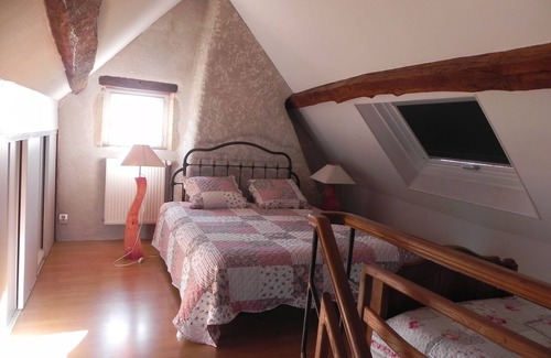 L'Hopital-le-Mercier House | Discover Domaine de la Guinchère: Breakfast & Family-Friendly