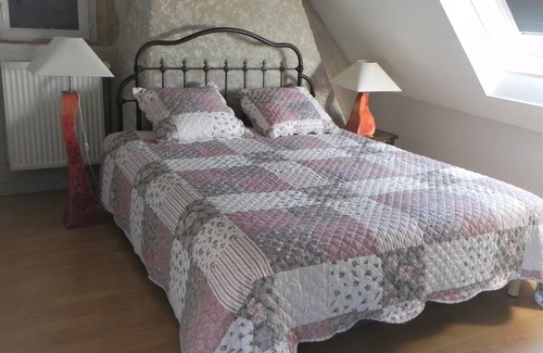 L'Hopital-le-Mercier House | Discover Domaine de la Guinchère: Breakfast & Family-Friendly