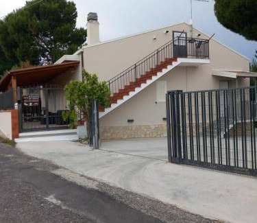 Rocca Imperiale Bed & Breakfast | Cozy Bed and Breakfast for 4 with Kitchen Amenities