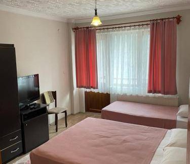 Bolu Bed & Breakfast | Cozy Bed and Breakfast for 3 with Kitchen Amenities