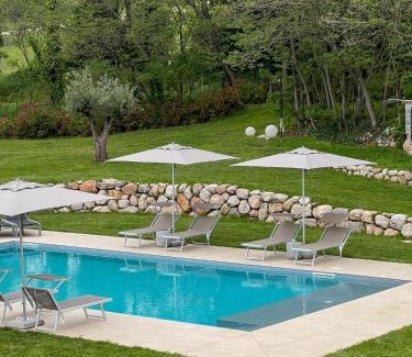 Castelnuovo del Garda Bed & Breakfast | Relaxing Oceanfront Escape at Bed and Breakfast Le Giale