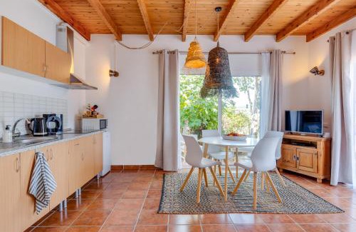 Alhaurin el Grande Bed & Breakfast | Indulge at Bed And Breakfast Mirador Infinito with Ocean Views