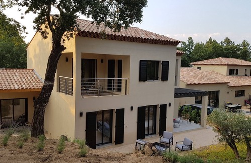 Plan-de-la-Tour Bed & Breakfast | Idyllic Retreat in Plan de la Tour Vineyards – VILLA SAONA