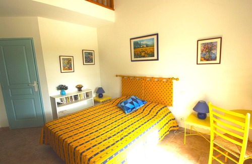 Vedene Hotel | Charming Bed and Breakfast Near Avignon with Pool Access