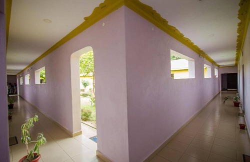Kasese Bed & Breakfast | Cozy Bed and Breakfast with Pool for 2 Guests