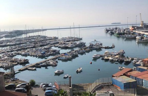Historical Downtown Salerno Apartment | Top-Rated Bed and Breakfast al Porto with Family-Friendly Amenities