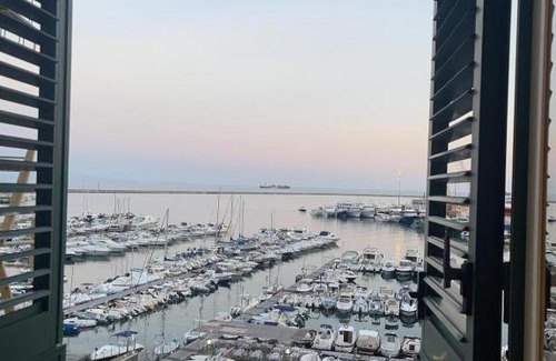 Historical Downtown Salerno Apartment | Top-Rated Bed and Breakfast al Porto with Family-Friendly Amenities