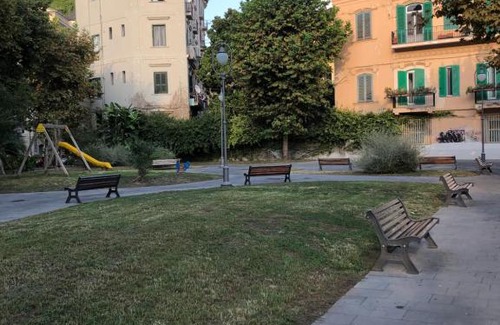 Historical Downtown Salerno Apartment | Top-Rated Bed and Breakfast al Porto with Family-Friendly Amenities