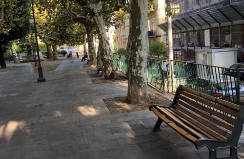 Historical Downtown Salerno Apartment | Top-Rated Bed and Breakfast al Porto with Family-Friendly Amenities