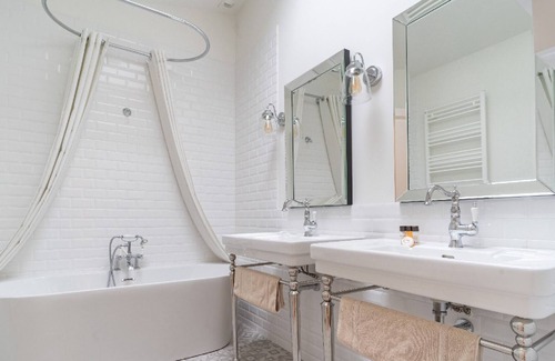 Latresne House | Relax at Bed and Breakfast Cyprés near Bordeaux