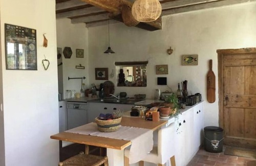 Limoux Bed & Breakfast | Cozy Retreat at Bed and Breakfast Domaine de Carliqui