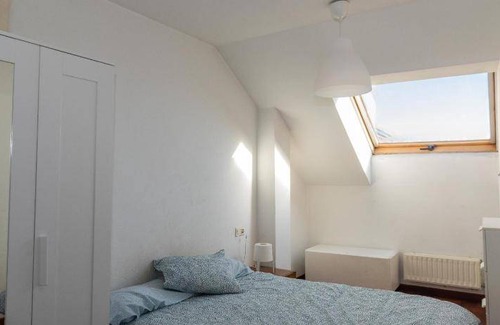 La Coruna Bed & Breakfast | Cozy Bed and Breakfast with Kitchen Amenities for Travelers
