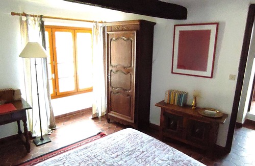Coursegoules House | Explore Coursegoules: Top-Rated Bed and Breakfast Retreat