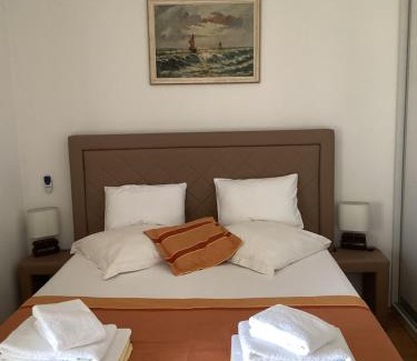 Donji Kraj Bed & Breakfast | Oceanfront Bliss at Villa Iris: Guest Rated 9.7/10
