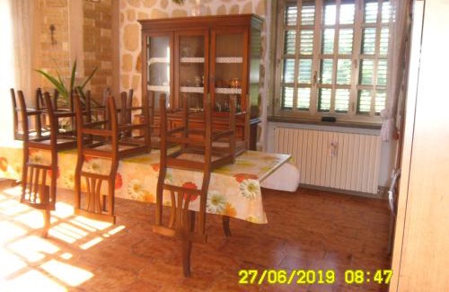 Cagnano Amiterno Bed & Breakfast | Cozy Bed and Breakfast Emilia with Kitchen Amenities