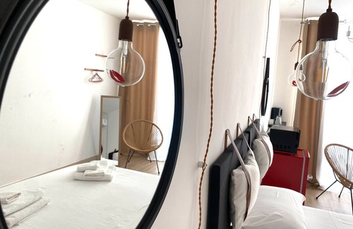 Sant'Isidoro Bed & Breakfast | Bed and Breakfast 'Isid'Oro Rooms - Camera 5' with Wi-Fi and Air Conditioning