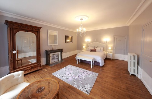 Latille House | Cozy Bed and Breakfast: La Loge des Fées with Family Amenities