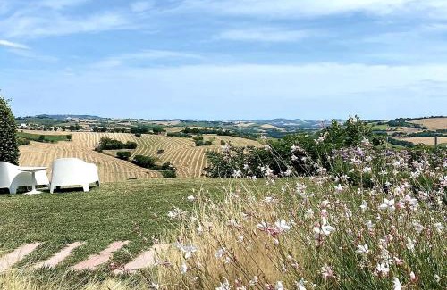 Montefano Bed & Breakfast | Guest Rated: Bed and Breakfast La Vecchia Scuola Awaits