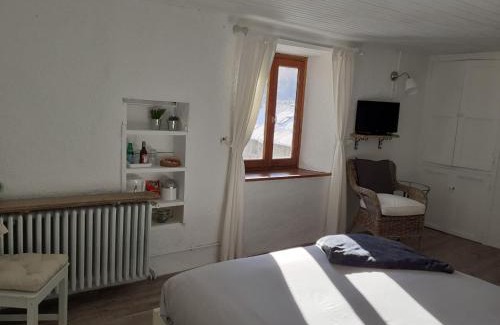 Val-des-Pres Bed & Breakfast | Delightful Bed and Breakfast Les Airelles - Rated 9.2/10