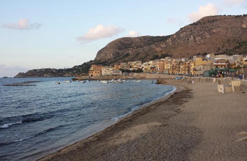 Aspra Bed & Breakfast | Guest Favorite: Bed And Breakfast Marina d'Aspra with Ocean View