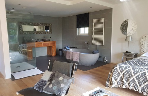 Achel Bed & Breakfast | Experience Bed and Breakfast Mooi Achel: 4-Star Luxury Stay