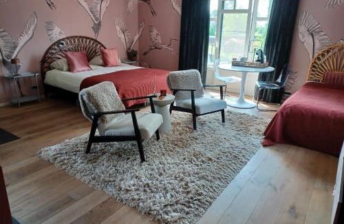 Achel Bed & Breakfast | Delightful Bed and Breakfast Mooi Achel with Oceanfront Views