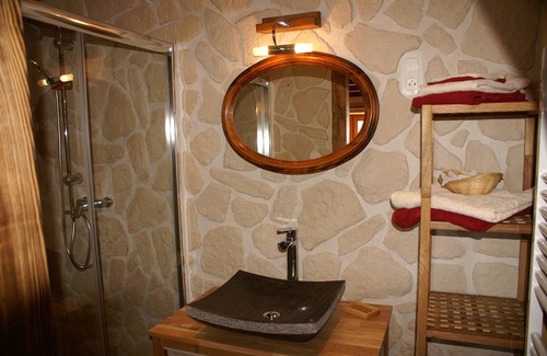 Cleurie Bed & Breakfast | Quiet Bed and Breakfast with Pool & Family-Friendly Dining