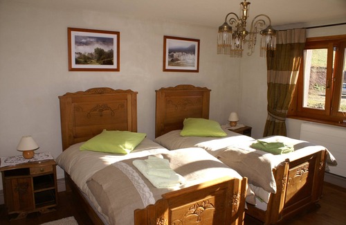 Cleurie Bed & Breakfast | Quiet Bed and Breakfast with Pool & Family-Friendly Dining