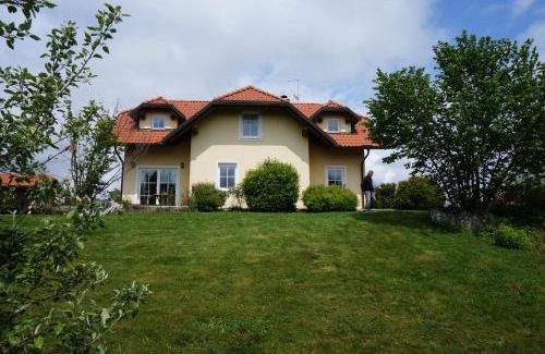 Prem Bed & Breakfast | Trnje Bed and Breakfast: Family-Friendly with Hot Tub